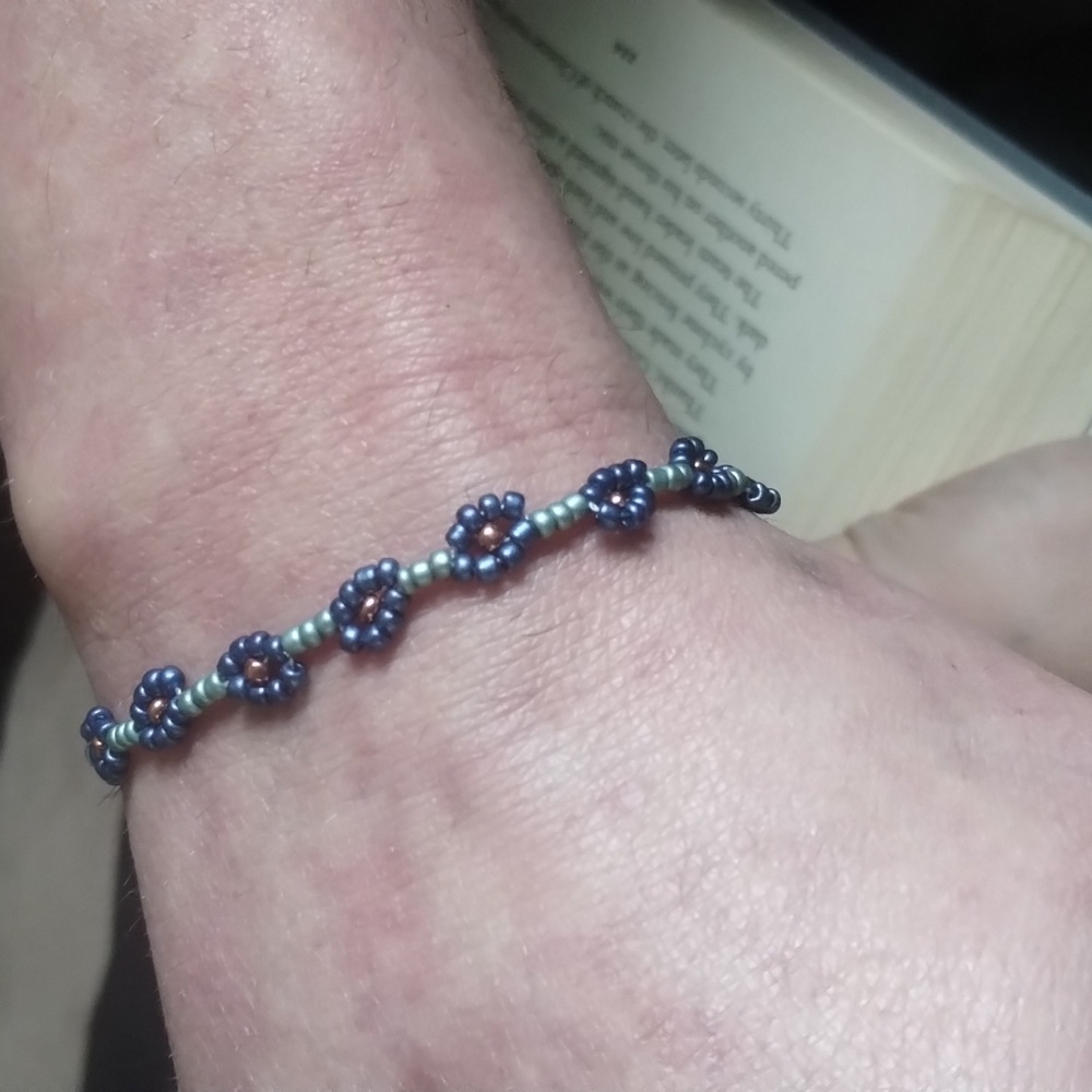 Blue 💙 and Green 💚 homemade beaded daisy bracelet